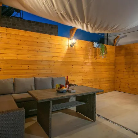 Iriada House Tatil Evi *