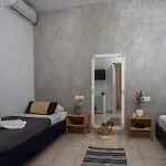 Iriada House Nyaraló