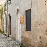 Iriada House