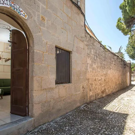 Iriada House Tatil Evi Rhodes City