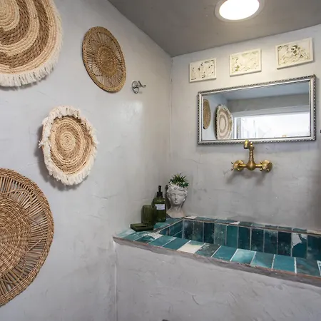 Iriada House Holiday home *